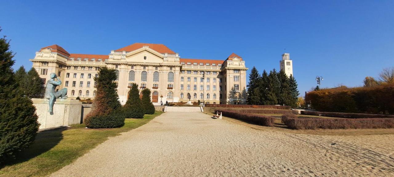 City Life Apartment Debrecen Exterior photo